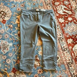 EUC authentic fit cropped size 12 jeans